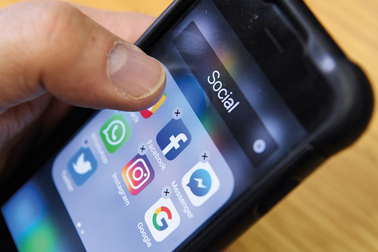 Instagram change sa présentation par accident et se prend un vent Instagram change sa présentation par accident et se prend un vent