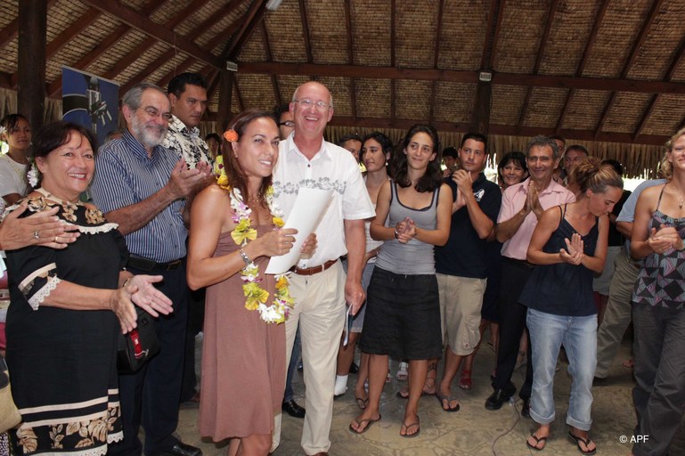 Mme Maite AUBRY pour la meilleure présentation orale,