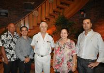 De gauche à droite : monsieur Alban ELLACOTT, monsieur Wilfrid TURCON, l’Amiral Bruno SARRADE,  Madame Raymonde RAOULX, et monsieur Cyril COSTA