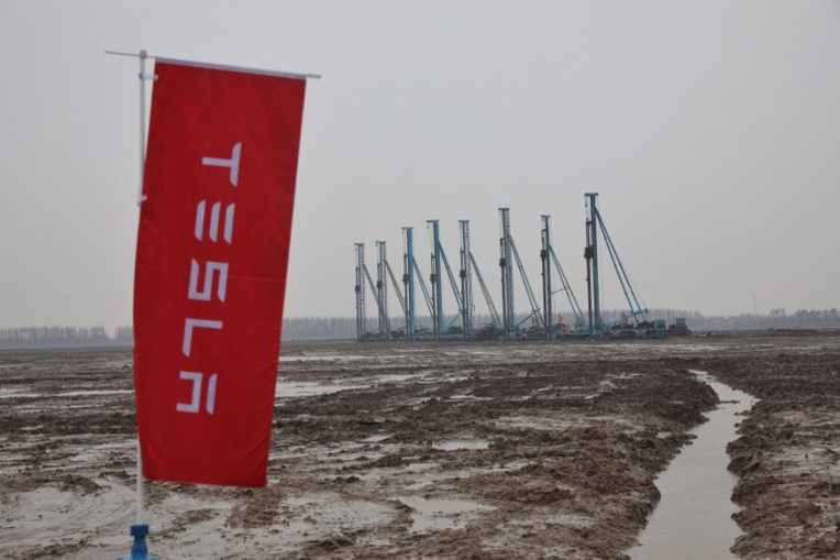 Tesla lance la construction d'une "giga-usine" en Chine Tesla lance la construction d'une "giga-usine" en Chine