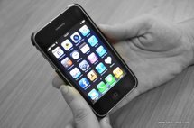 Téléphonie mobile : deux outsiders en selle pour détrôner Tikiphone