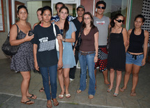 Les amis de Richard, réunis jeudi soir devant les locaux d'un groupe de presse à Papeete