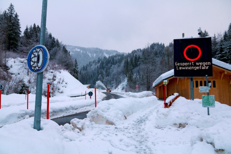 Un village suisse coupé du monde suite à une avalanche