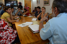 Jacqui Drollet tente de calmer le jeu avec le Tahoeraa...et les journalistes 