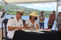 La ministre de l'Education, Christelle Lehartel et le contre-amiral, Laurent Lebreton. La ministre de l'Education, Christelle Lehartel et le contre-amiral, Laurent Lebreton.