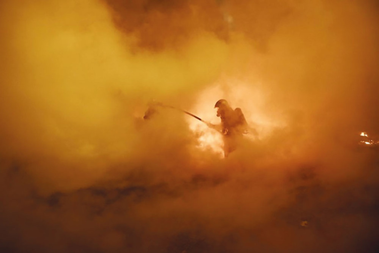 "Gilets jaunes": à bout, les commerçants redoutent le "samedi de trop" "Gilets jaunes": à bout, les commerçants redoutent le "samedi de trop"