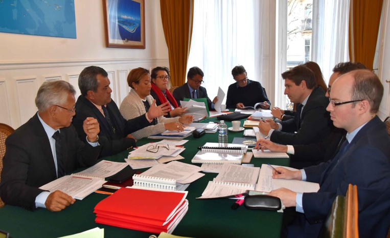 Toilettage statutaire : Edouard Fritch s'entretient avec le rapporteur du Sénat Toilettage statutaire : Edouard Fritch s'entretient avec le rapporteur du Sénat