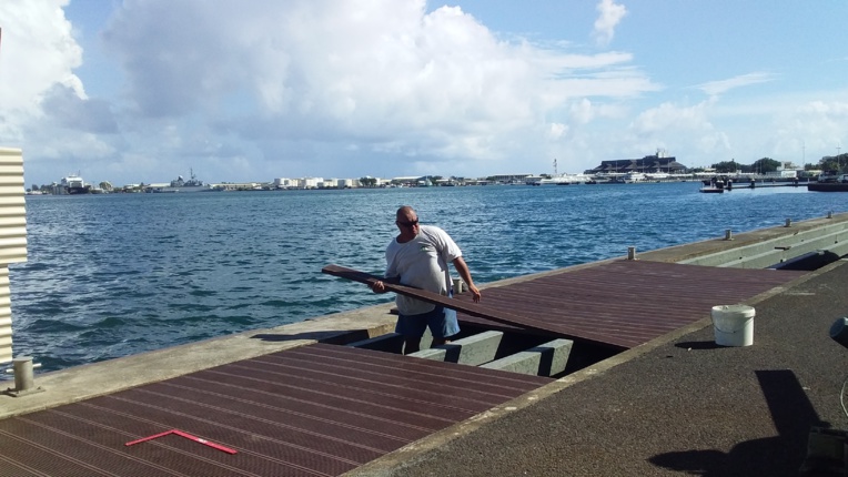 Ce matériau peut être aussi utilisé pour réaliser des petits ouvrages comme les fare pote’e. Ce matériau peut être aussi utilisé pour réaliser des petits ouvrages comme les fare pote’e.