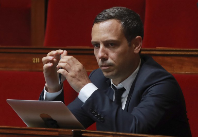 Enfance: un secrétaire d'Etat contre les "situations de détresse"