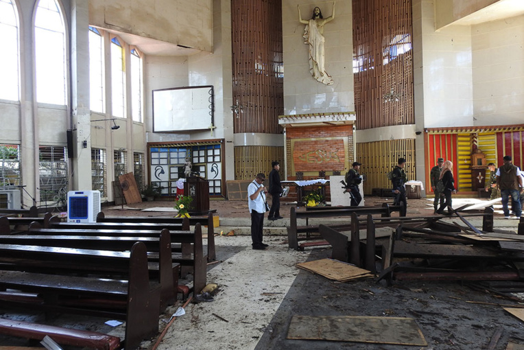 Philippines: 18 morts dans un attentat contre la cathédrale de Jolo Philippines: 18 morts dans un attentat contre la cathédrale de Jolo