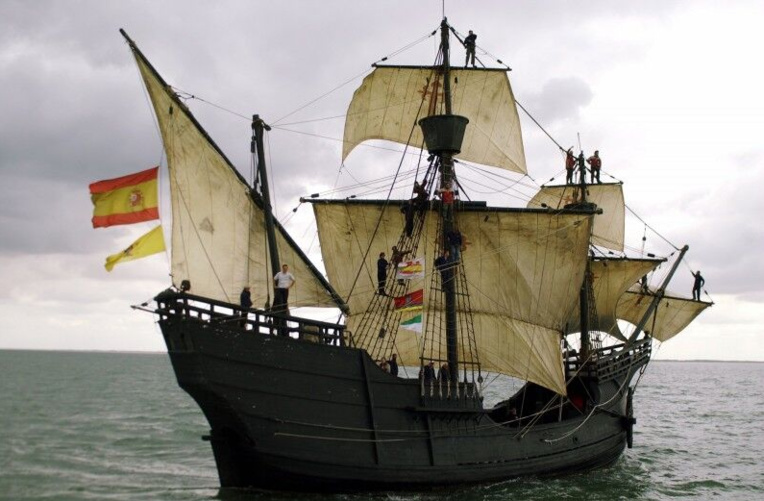 Ce navire est une nao, identique à celle sur laquelle doña Isabel de Barreto vécut son odyssée dans le Pacifique.