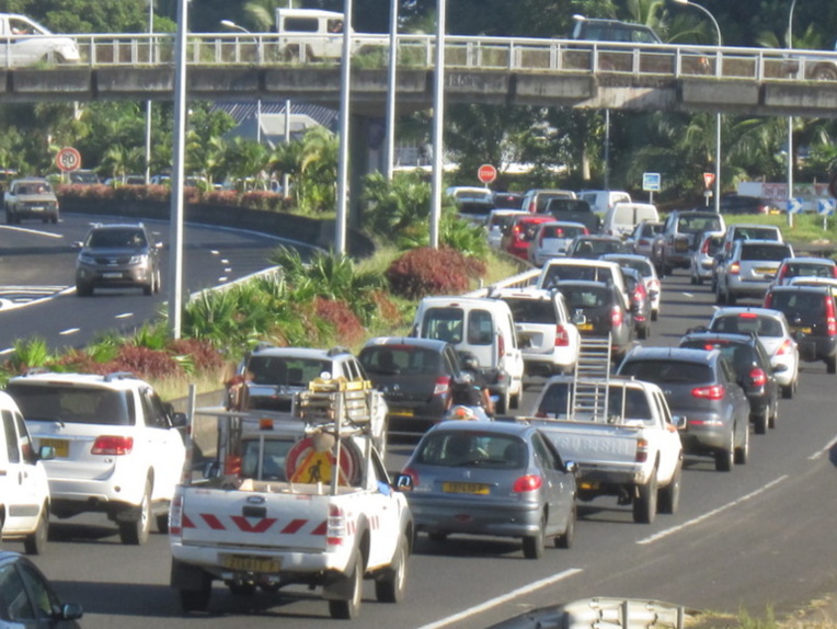 Un ménage dépense en moyenne 623 000 Fcfp par an pour se déplacer Un ménage dépense en moyenne 623 000 Fcfp par an pour se déplacer