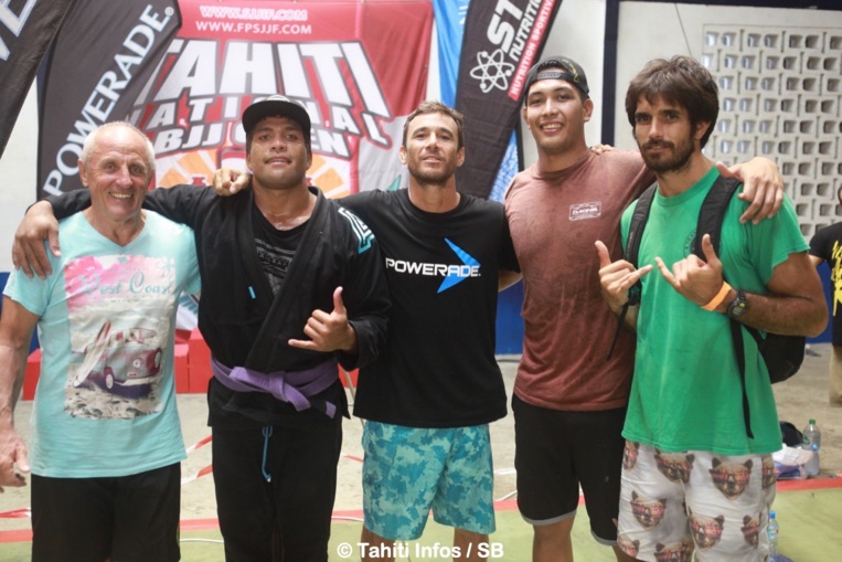 Daniel Ray, Henri Burns et ses amis fighters de Moorea Daniel Ray, Henri Burns et ses amis fighters de Moorea