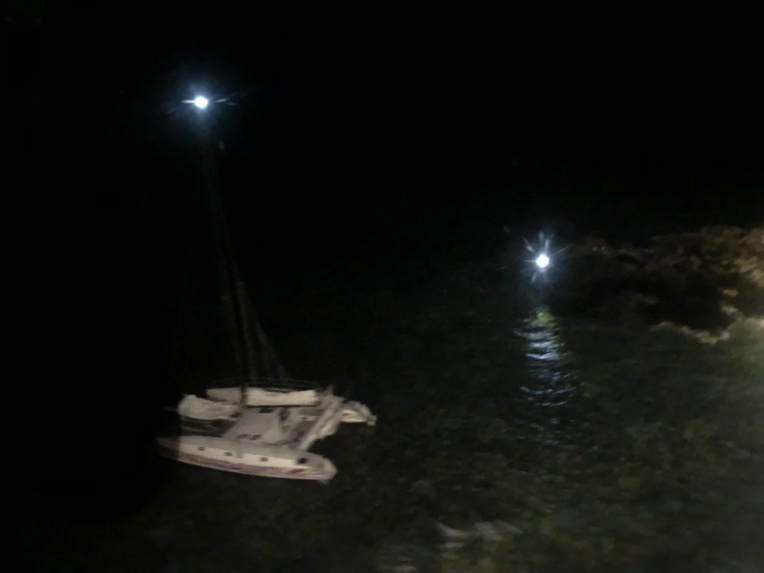Un skipper secouru à Mopelia en pleine nuit Un skipper secouru à Mopelia en pleine nuit