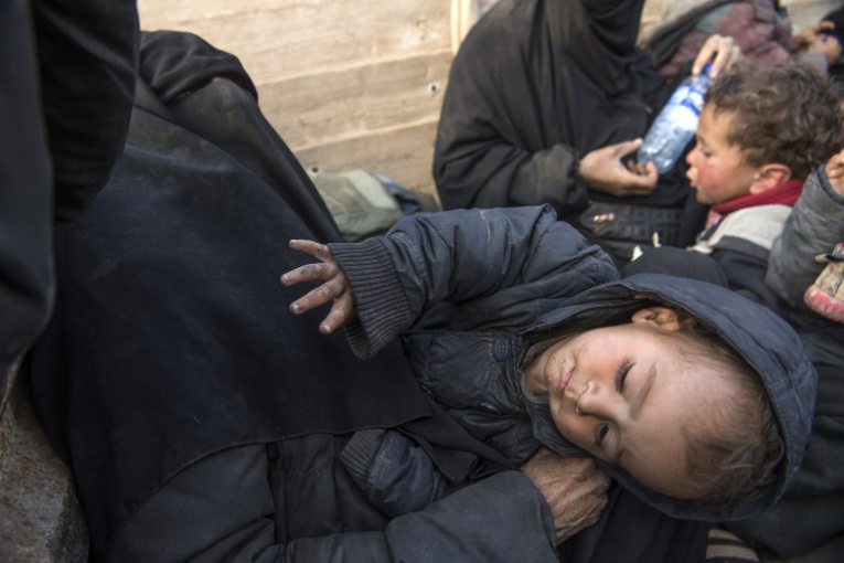 Fuyant le dernier réduit de l'EI en Syrie, deux Françaises racontent Fuyant le dernier réduit de l'EI en Syrie, deux Françaises racontent