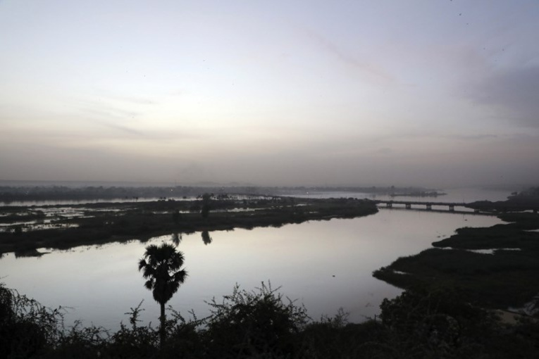 Frontière Niger-Benin: plus de 40 disparus dans un naufrage sur le fleuve Niger Frontière Niger-Benin: plus de 40 disparus dans un naufrage sur le fleuve Niger