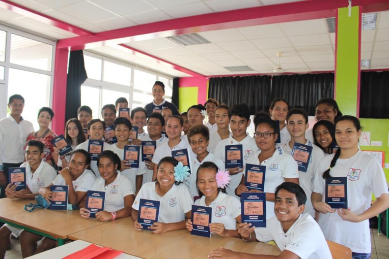 Des élèves du collège de Tiarama signent un recueil de nouvelles Des élèves du collège de Tiarama signent un recueil de nouvelles