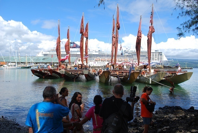 Taravu 2011: 'Äti Faafaite i te ao Maohi, les pirogues racontent Hawaii
