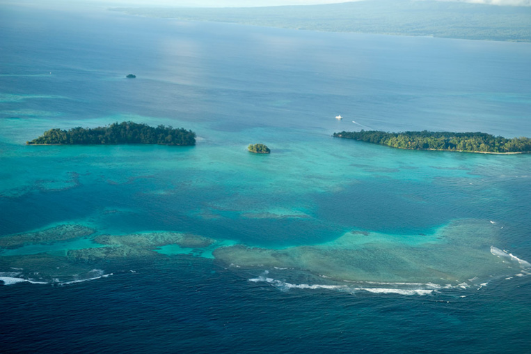 Craintes de marée noire sur un récif du Pacifique Craintes de marée noire sur un récif du Pacifique