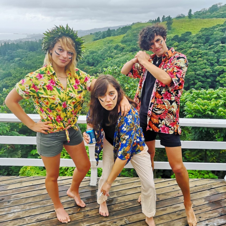 Hyphen Hyphen : "On va tout donner sur scène à Tahiti" Hyphen Hyphen : "On va tout donner sur scène à Tahiti"