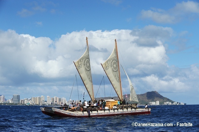 Hine Moana embarque des invités de la conférence