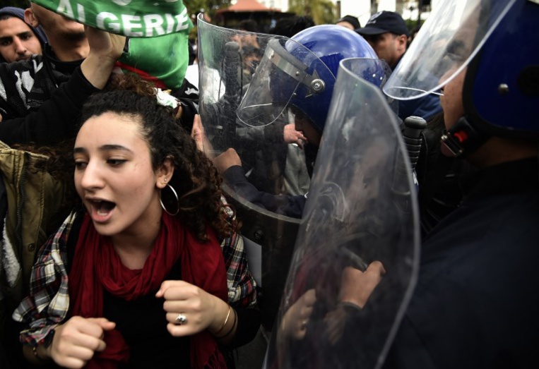 Algérie: les étudiants à leur tour mobilisés en masse contre le candidat Bouteflika
