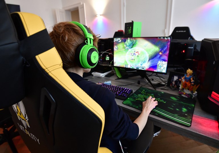 Esport: la "gaming house", cohabitation et camp d'entraînement des gameurs professionnels
