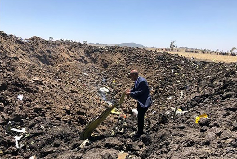 Un Boeing 737 d'Ethiopian Airlines s'écrase, faisant 157 morts Un Boeing 737 d'Ethiopian Airlines s'écrase, faisant 157 morts