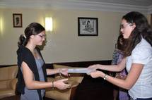 Daphné qui a obtenu son bac S avec mention très bien et 20.5/20, félicitée 