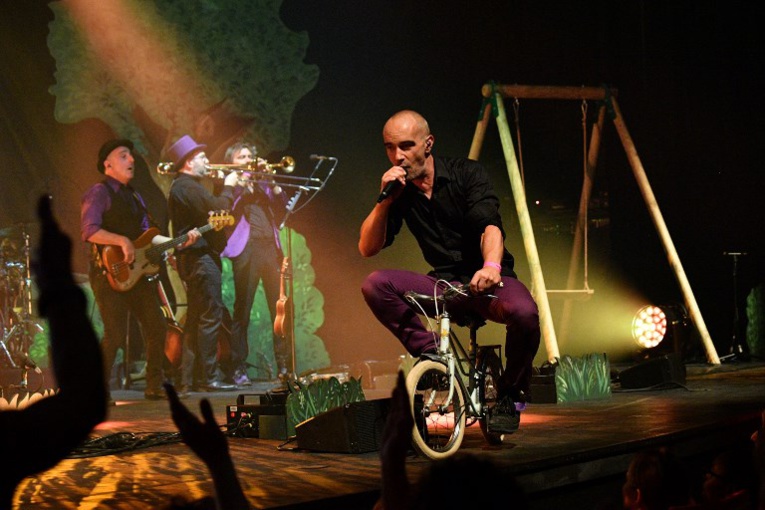 Aldebert, star de la récré, à l'affiche d'un festival qui dépoussière la musique jeune public Aldebert, star de la récré, à l'affiche d'un festival qui dépoussière la musique jeune public