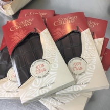 Pour ses 10 ans, Couleur cacao lance une tablette 100% locale (et ouvre ses portes) Pour ses 10 ans, Couleur cacao lance une tablette 100% locale (et ouvre ses portes)