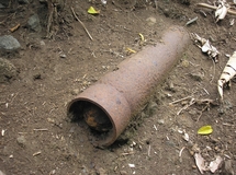Ils croient trouver un obus...ce n'est qu'un extincteur