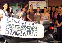 Le collectif des professeurs stagiaires devant le vice-rectorat, lundi matin
