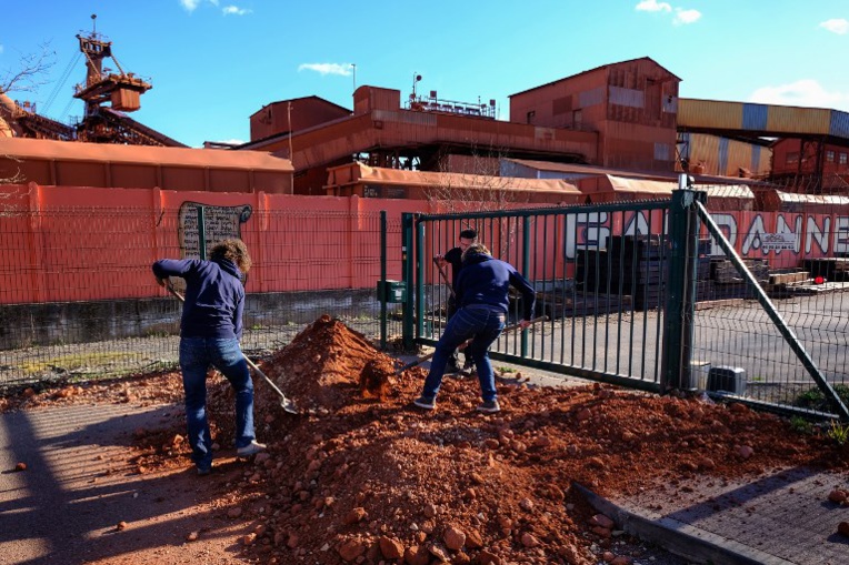 "Boues rouges": ouverture d'une information judiciaire sur les rejets de l'usine Alteo de Gardanne "Boues rouges": ouverture d'une information judiciaire sur les rejets de l'usine Alteo de Gardanne