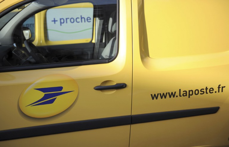 Angers: un ex-détenu qui voulait se faire livrer un pistolet-mitrailleur par la Poste écroué Angers: un ex-détenu qui voulait se faire livrer un pistolet-mitrailleur par la Poste écroué