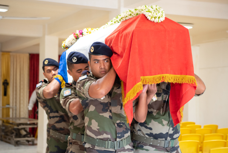 Le corps du militaire Xavier Ufa rapatrié au fenua par l'armée Le corps du militaire Xavier Ufa rapatrié au fenua par l'armée