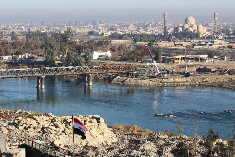 Naufrage à Mossoul: 100 morts, surtout des femmes et des enfants