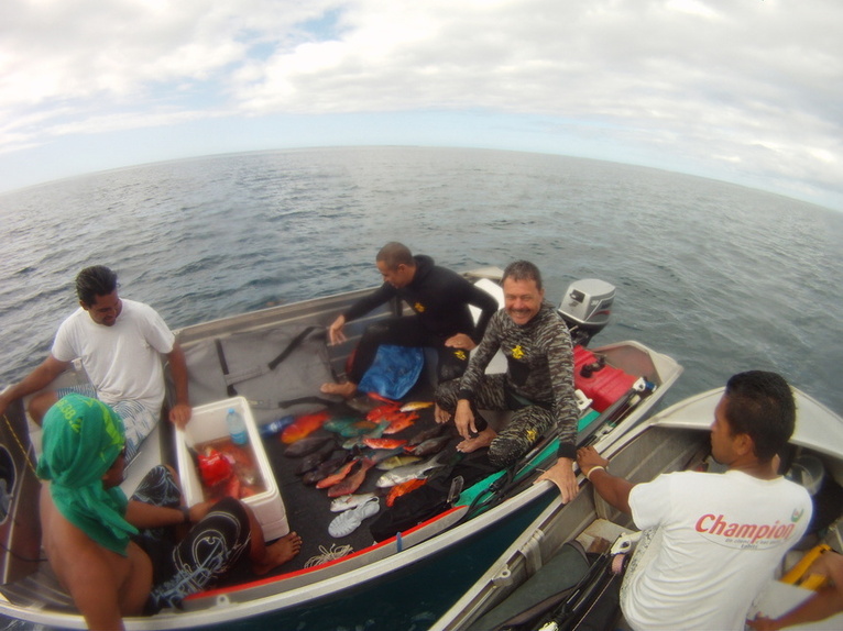 Championnat de Tahiti de pêche sous-marine: Tarahu Zéphyrin et Steeve Tetuanui confortent leur place de leader
