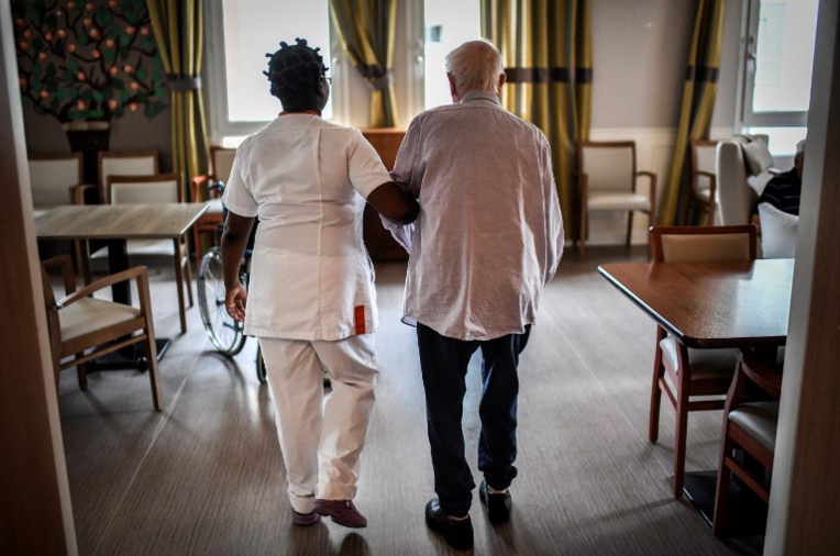 Un rapport préconise un effort massif pour la dépendance, une loi à l'automne Un rapport préconise un effort massif pour la dépendance, une loi à l'automne