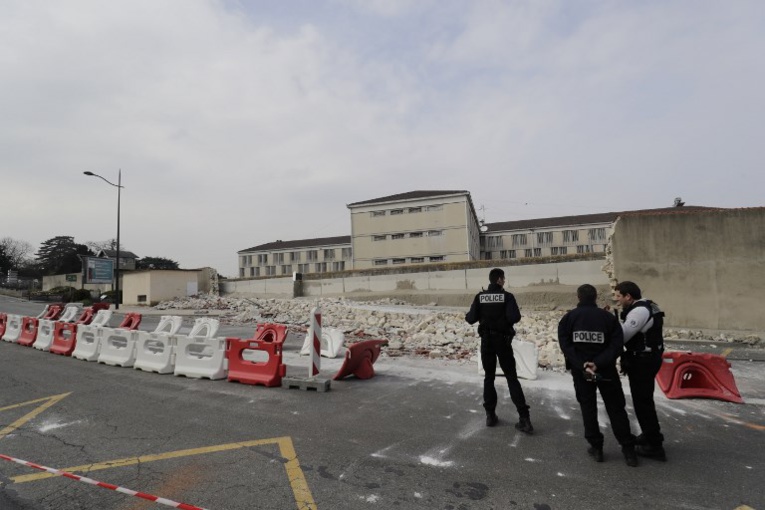 Prison de Poissy: effondrement d'une partie du mur d'enceinte