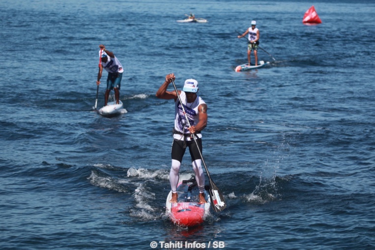 Sup – ATN Paddle Royal race : Georges Cronsteadt devant Niuhiti Buillard et Keoni Sulpice