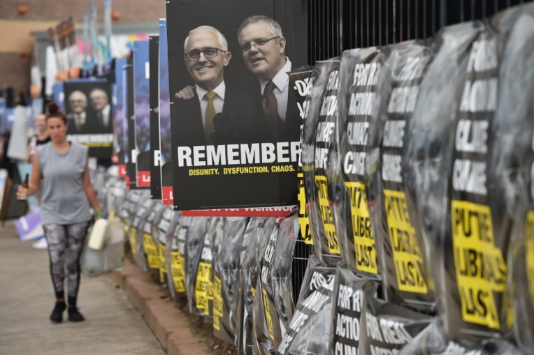 Le gouvernement australien veut séduire les électeurs en ouvrant grand le porte-monnaie