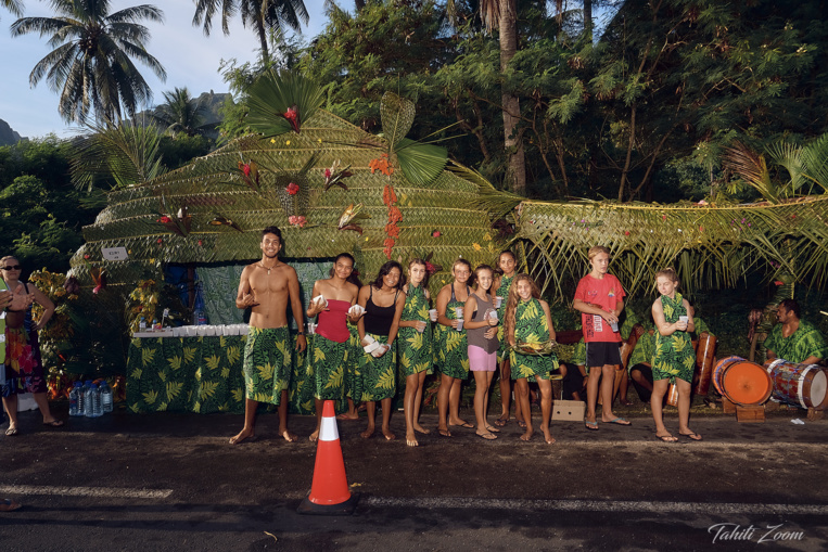 Le tressage était le thème de cette année sur les stands de ravitaillement © Tahiti Zoom/Moorea Events