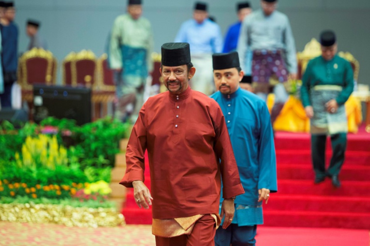 Brunei instaure la lapidation pour punir les relations homosexuelles