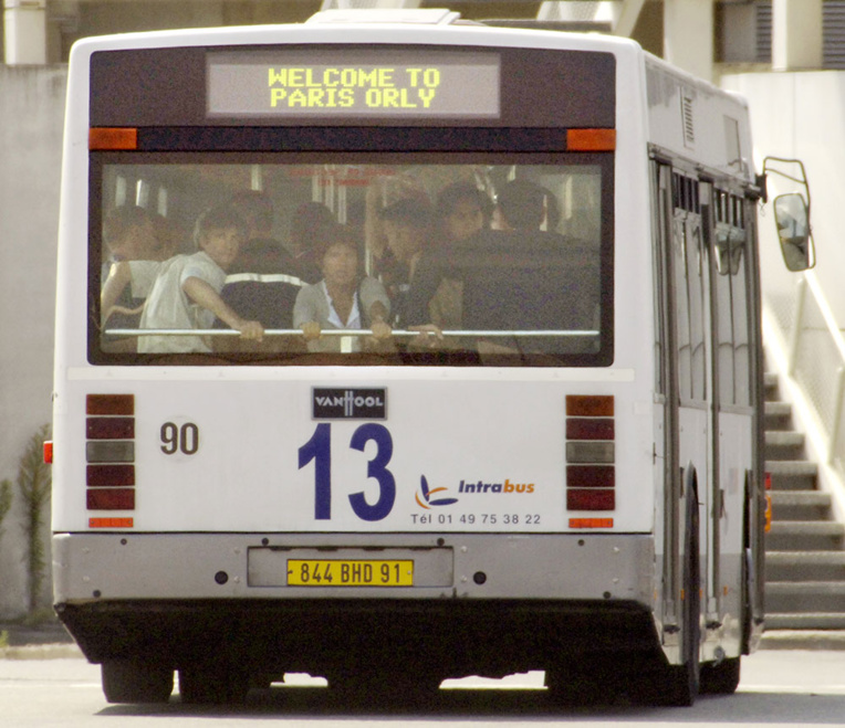 Le réseau de bus à l'arrêt en Martinique après un appel à la grève générale
