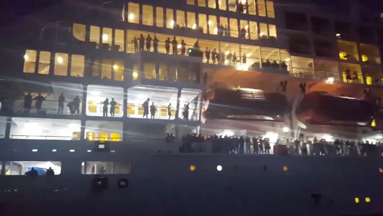 Futsal - Festival des îles : Belle émotion à l'arrivée des joueurs de Rapa Futsal - Festival des îles : Belle émotion à l'arrivée des joueurs de Rapa