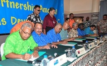 Echange de signature à Fidji: démocratie contre décolonisation