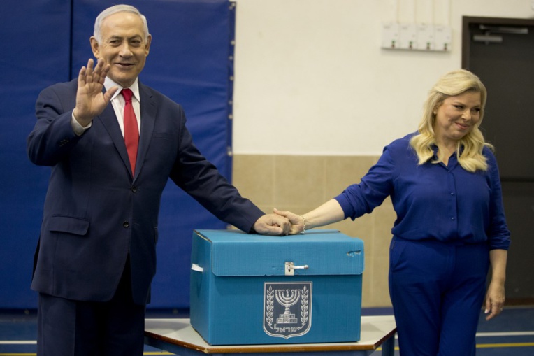 Les Israéliens votent, l'avenir de Netanyahu dans la balance