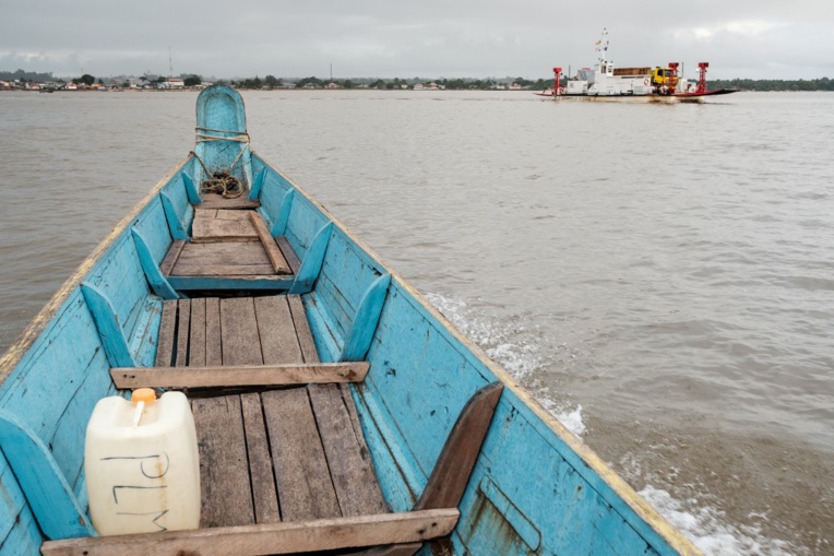 A la frontière franco-surinamaise, tensions autour de l'orpaillage A la frontière franco-surinamaise, tensions autour de l'orpaillage