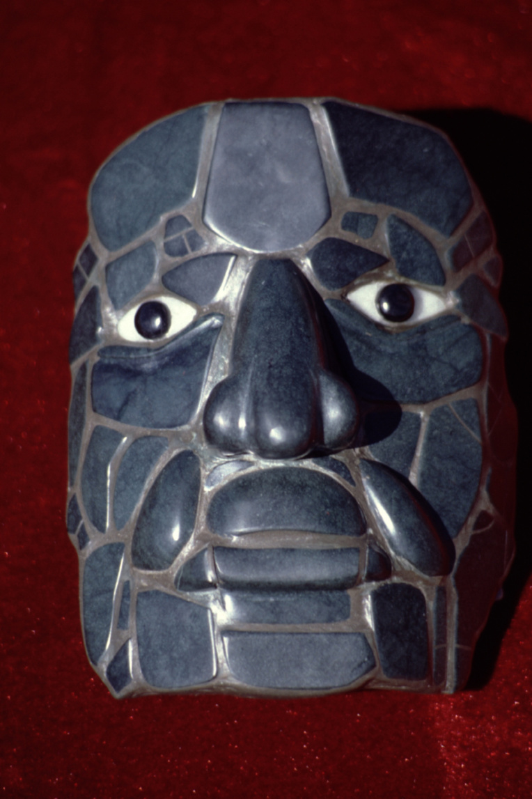 Réplique d’un ancien masque mortuaire représentant le dieu Calakmul.